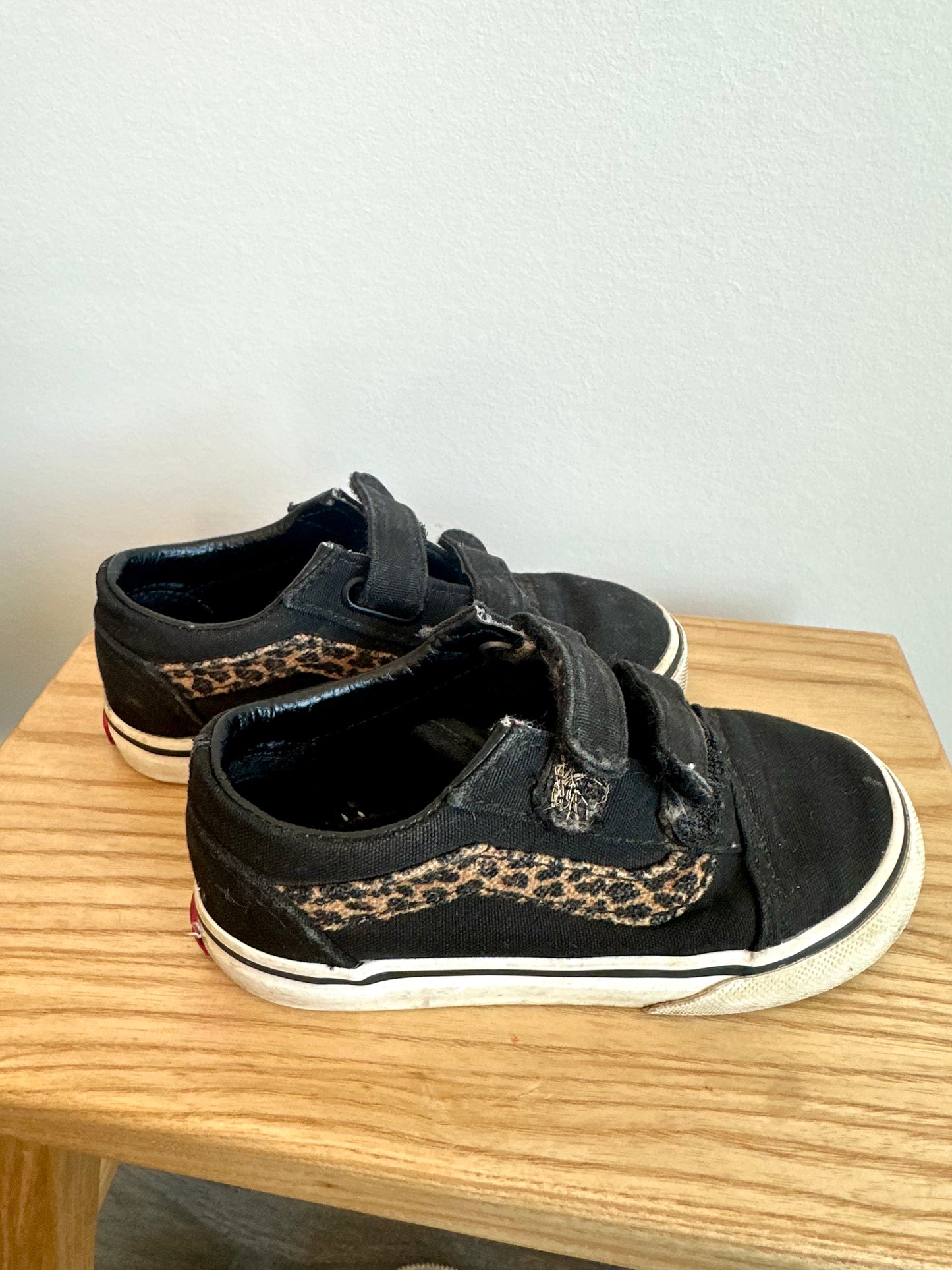 Vans Animal Print Sneakers / Size 8 Toddler