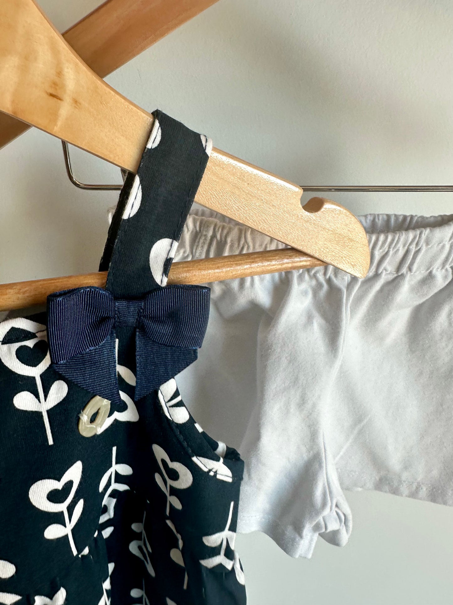 Heart Flower Top + White Shorts Set / 3T