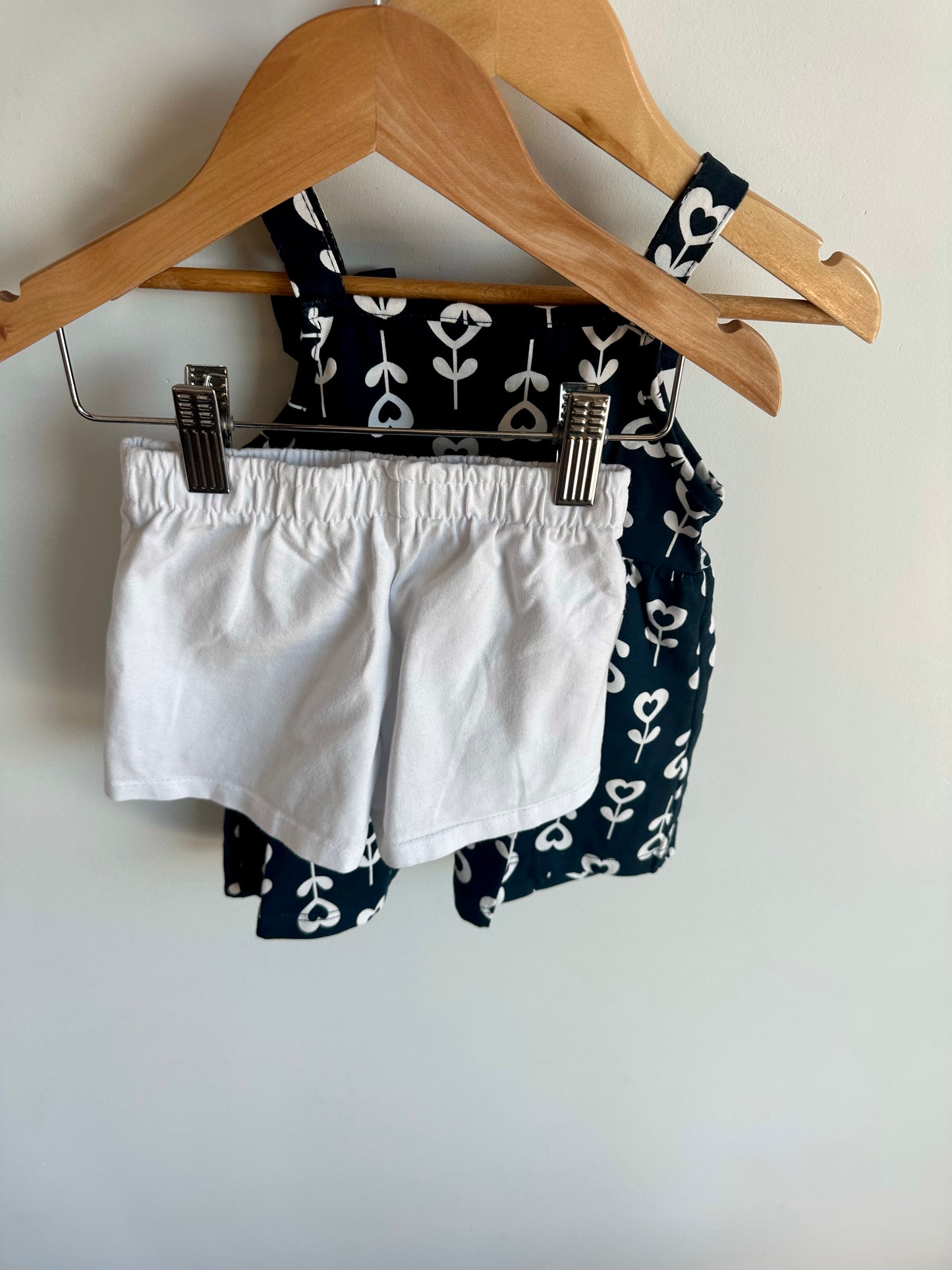 Heart Flower Top + White Shorts Set / 3T