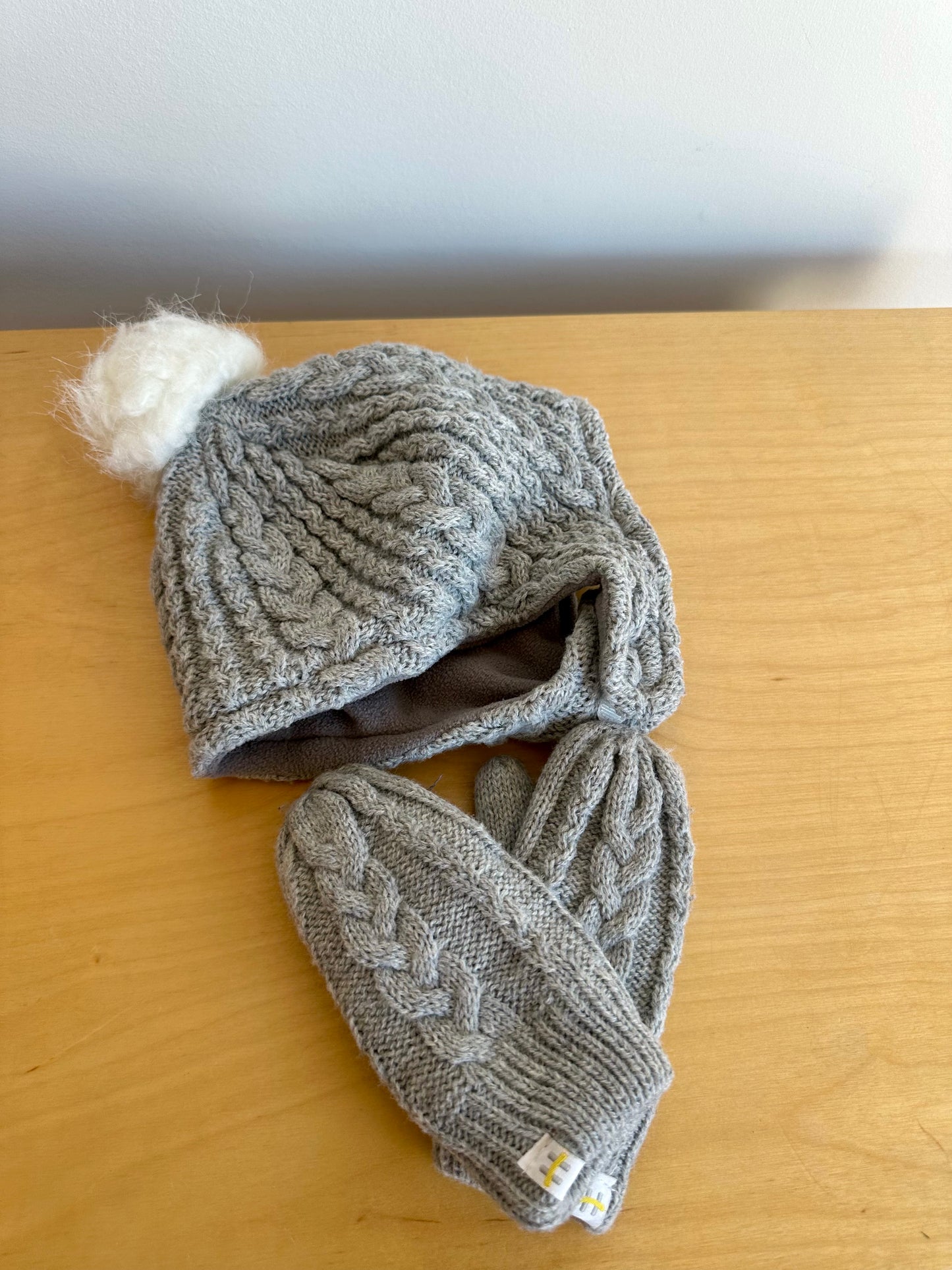 Grey Toque with Mittens / 12-24m