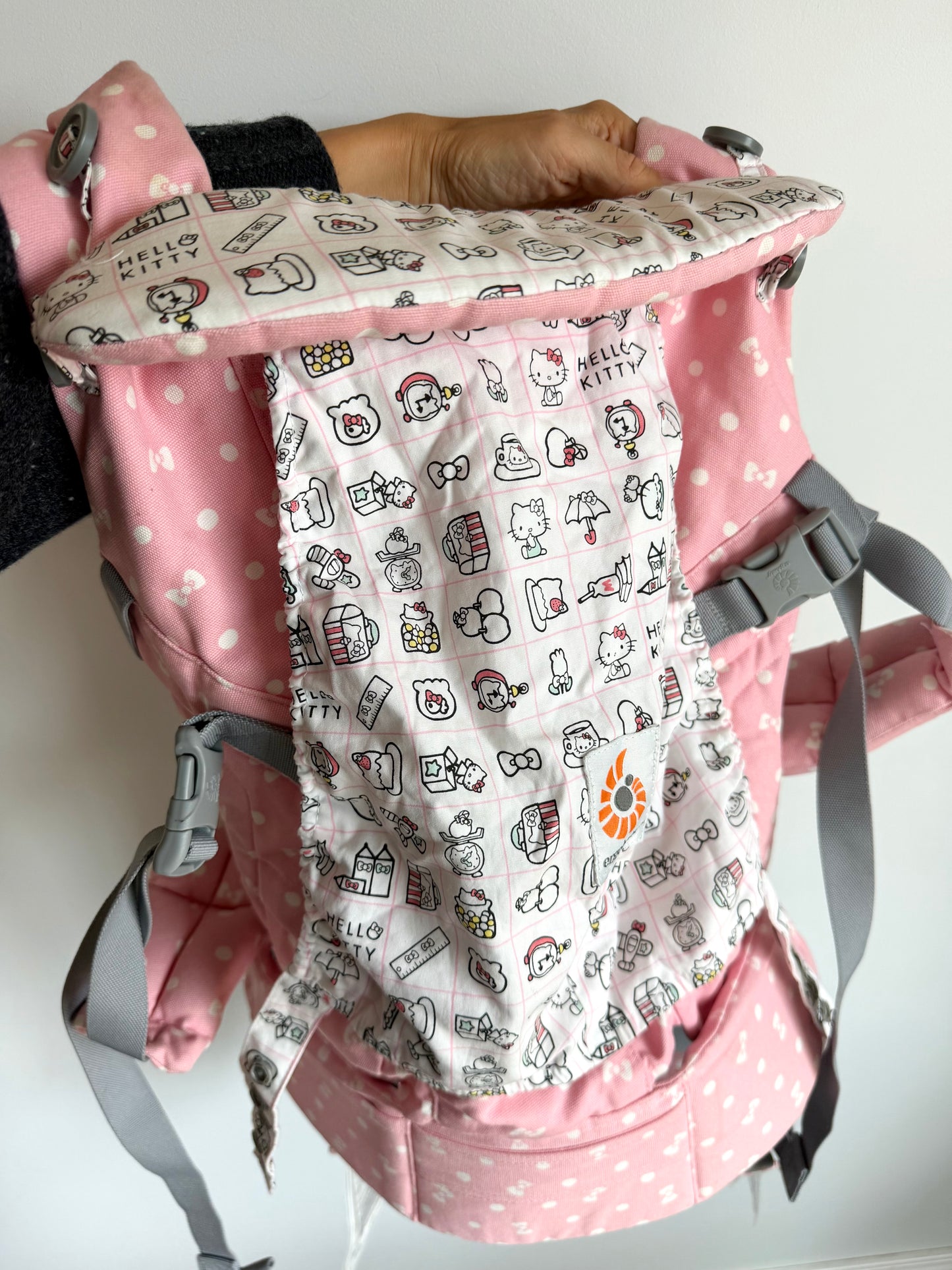 Hello Kitty Omni 360 Ergobaby Carrier / 7-45 lb (No Shipping)