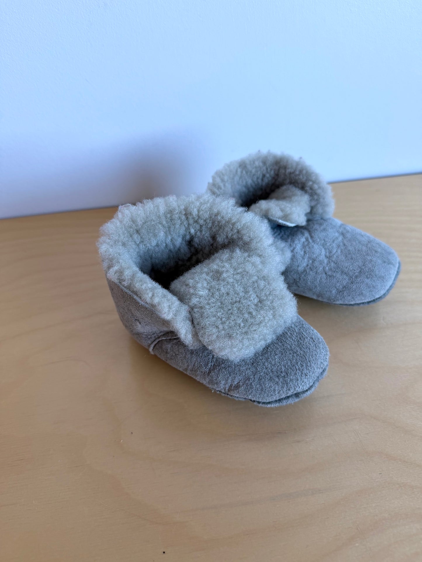 Soft Grey Slippers / 5 Toddler?