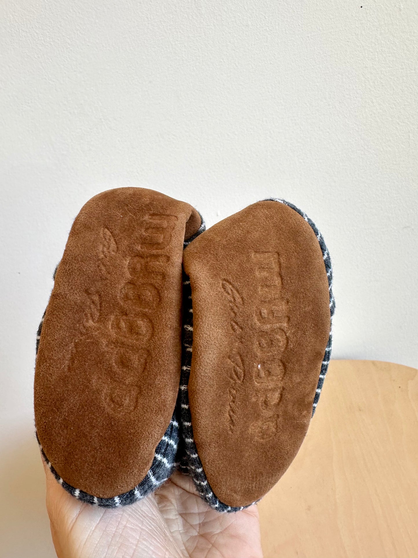 Striped Velcro Soft Sole Shoes / 0-3m?