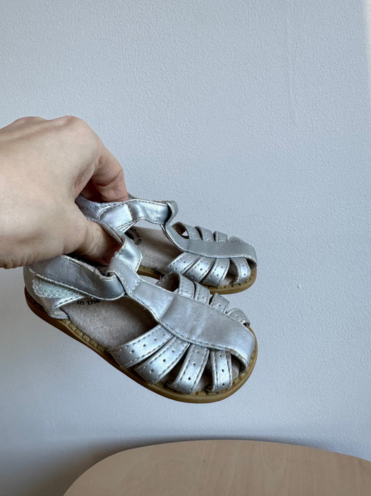 Livie & Luca Silver Sandals / Size 4 Toddler Footwear