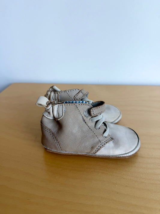 Robeez Tan Soft Sole Shoes / 9-12m