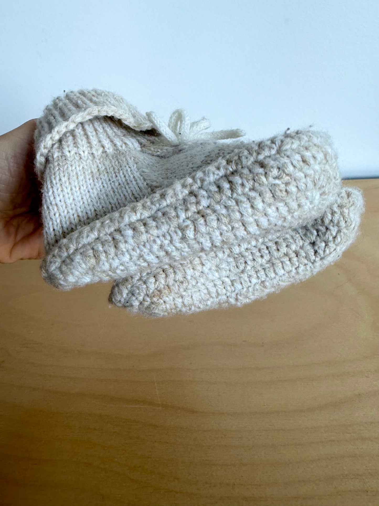 Handmade Oat Knit Slippers / 6-12m