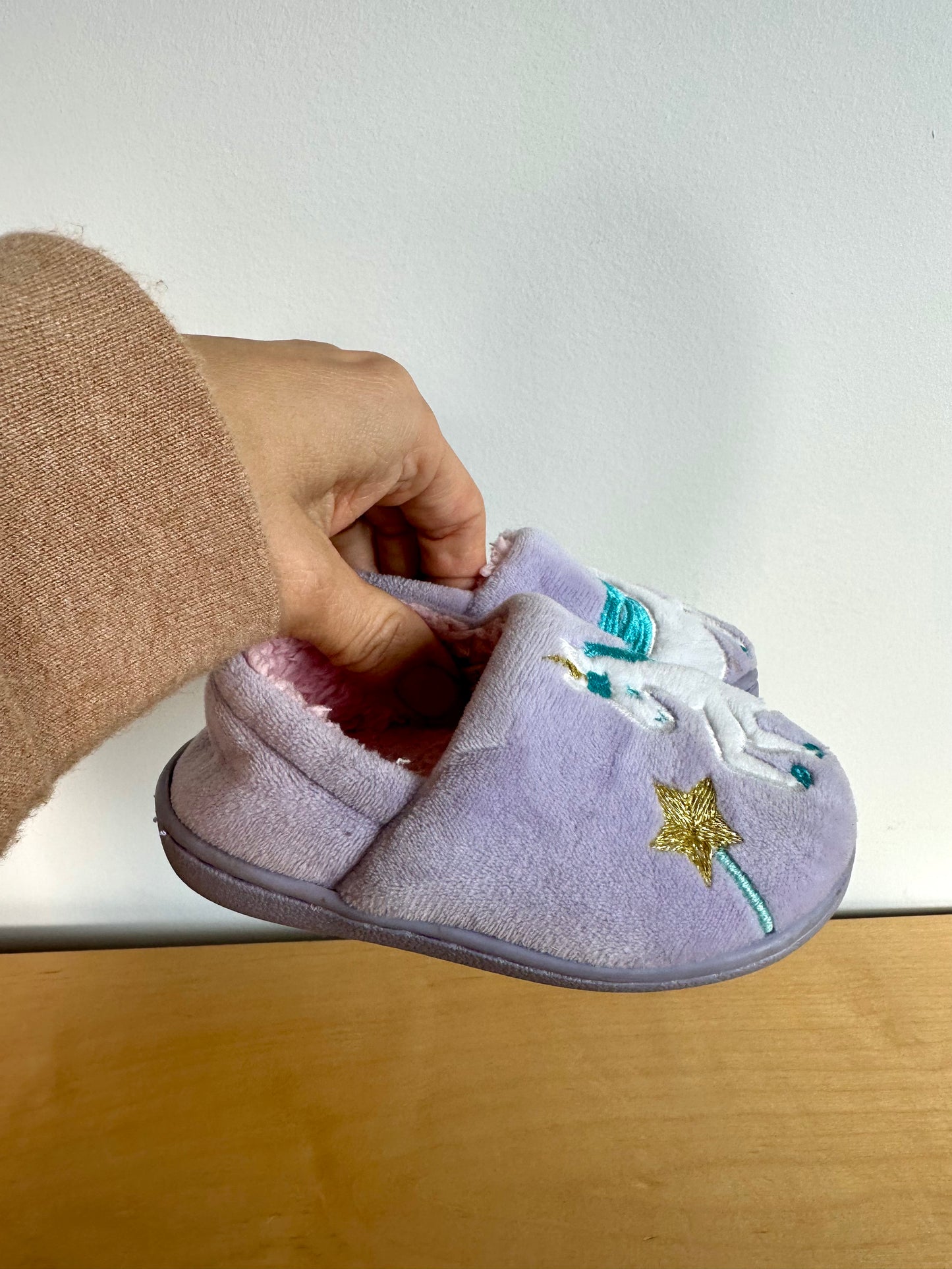 Star Unicorn Purple Slippers / Size 5-6 Toddler