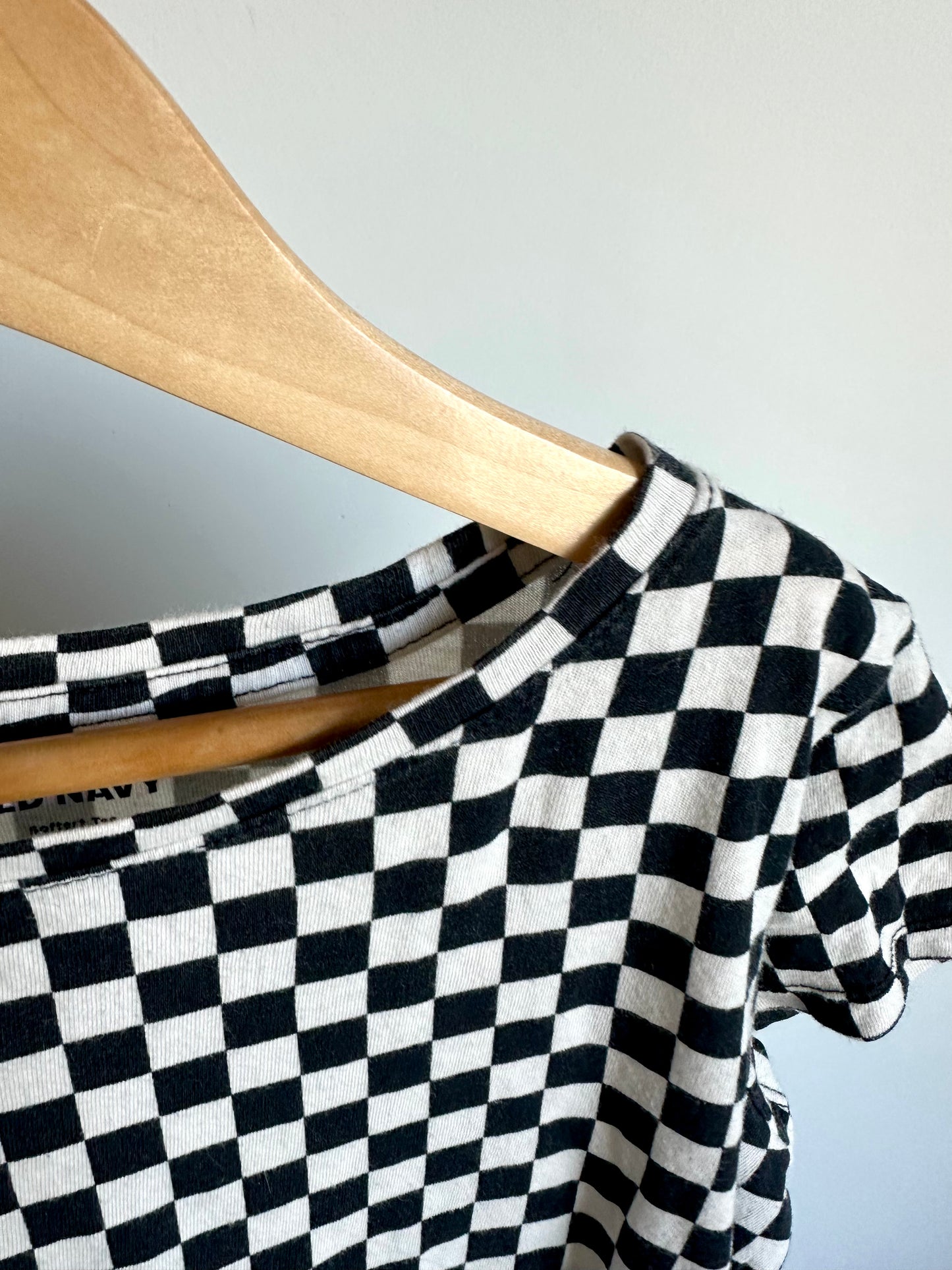 Checkered T-shirt / 10-12 years