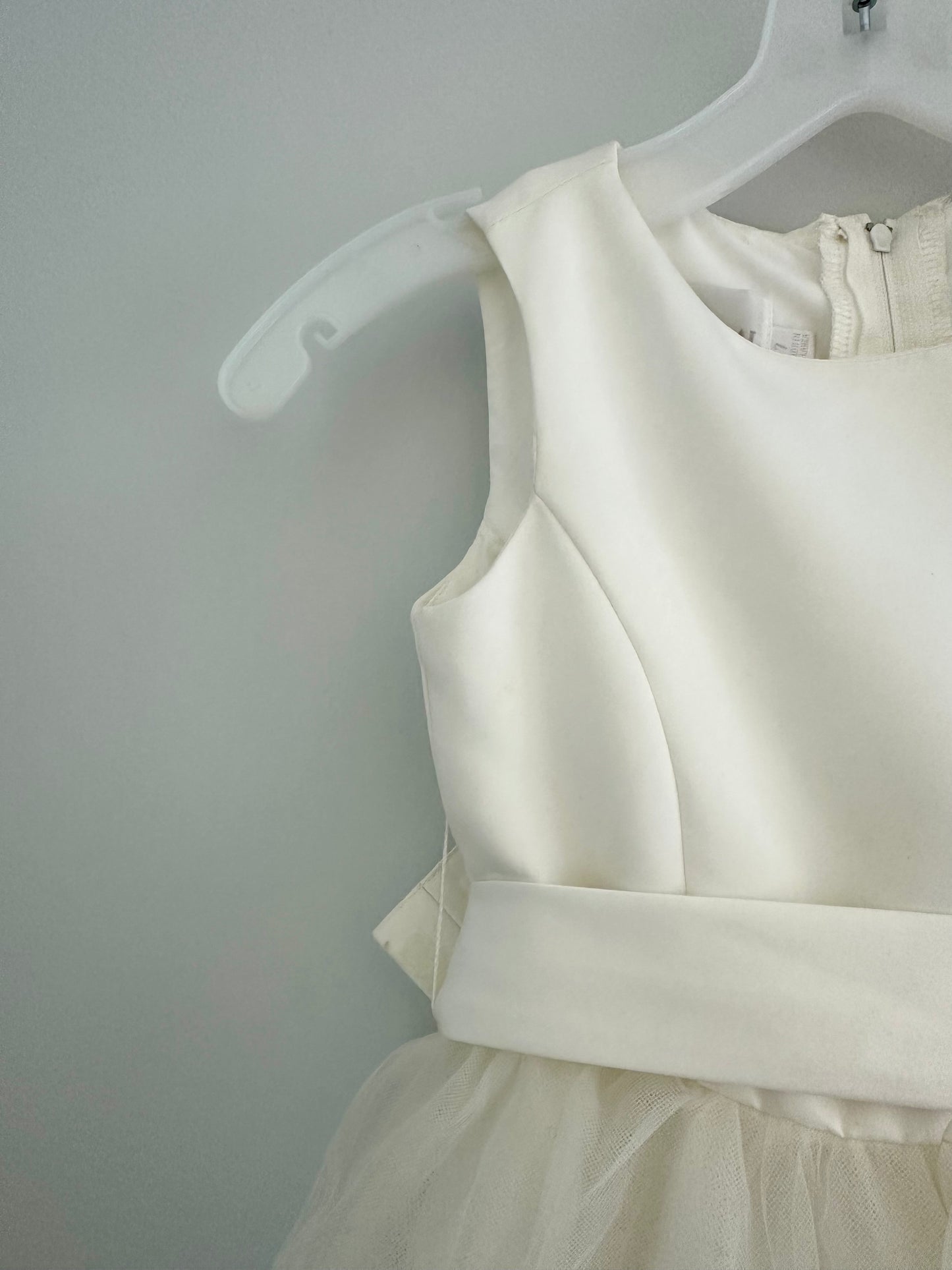 David's Bridal White Tulle Dress / 7 years