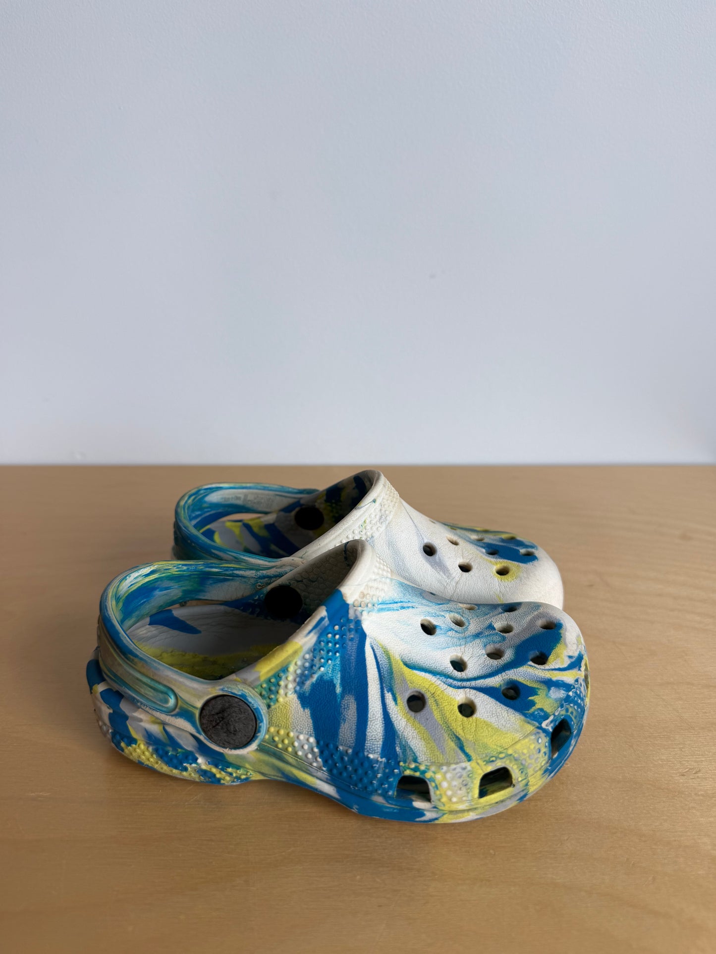 Crocs Water Color Sandals / Size 8 Toddler