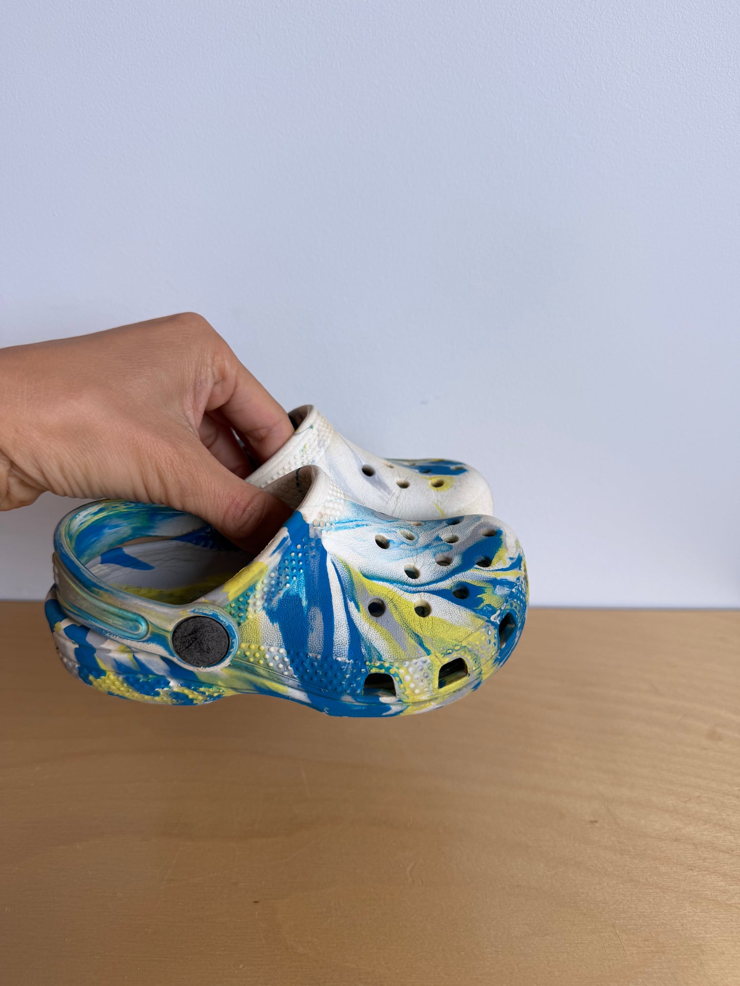 Crocs Water Color Sandals / Size 8 Toddler