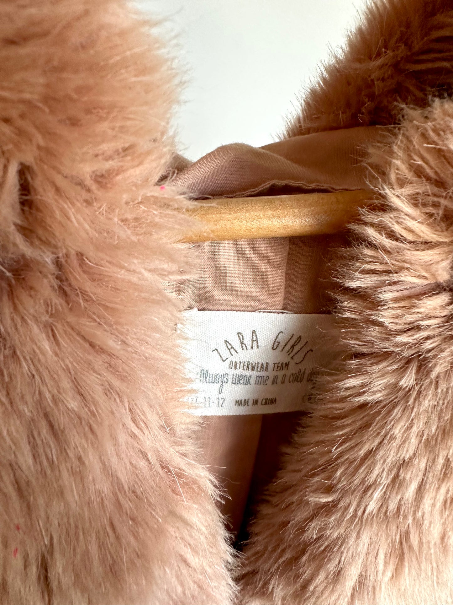 Zara Faux Fur Hooded Vest / 11-12 years