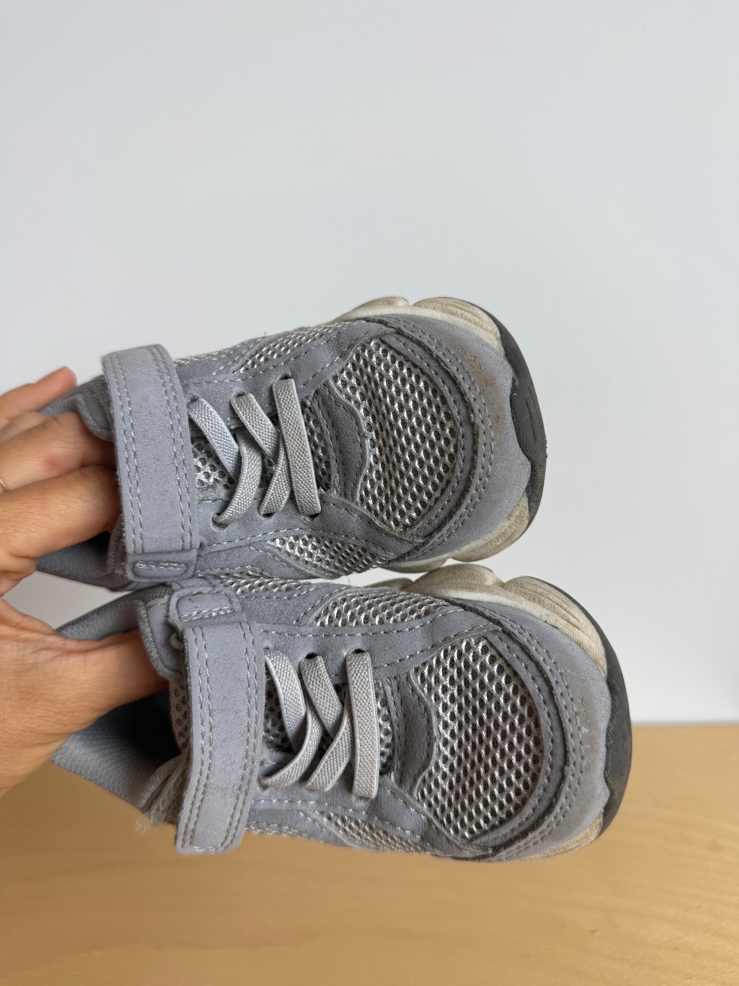 Grey Velcro Sneakers / Size 8 Toddler