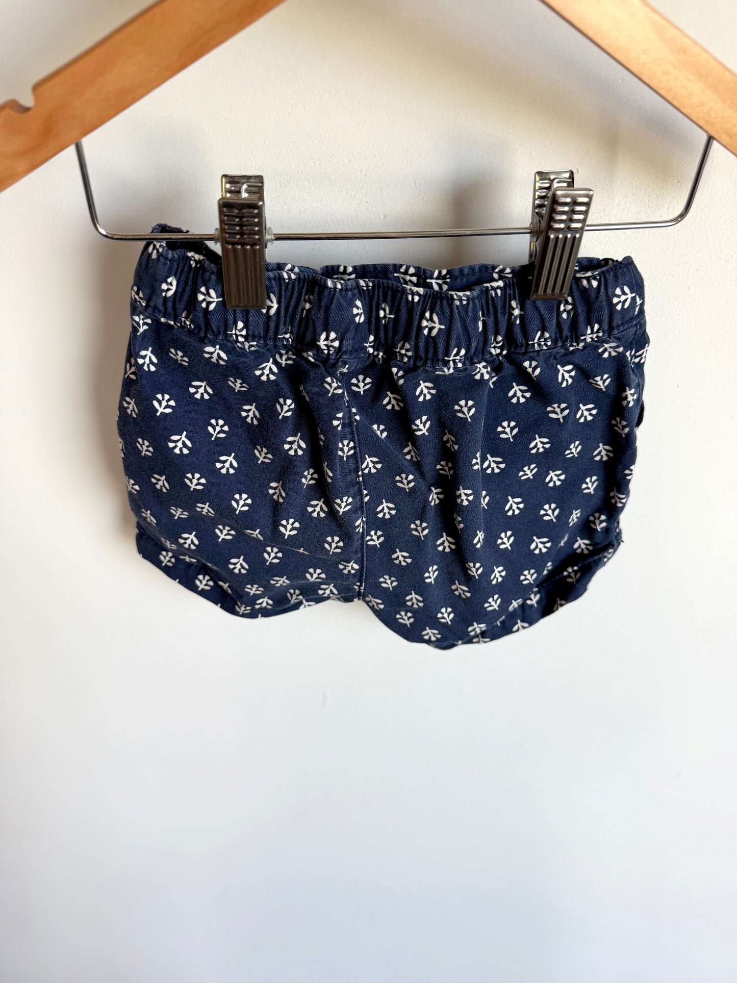 Dark White Flower Adjustable Shorts / 3T