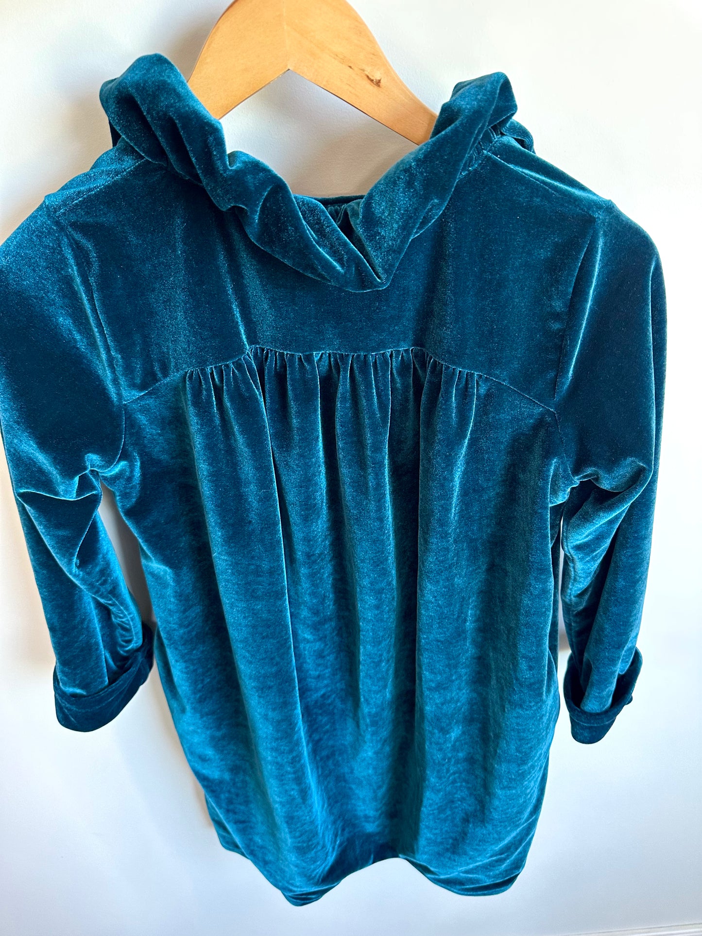 Redfish Kids Turquoise Velour Cloak / 8 years