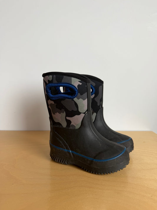 Camo Blue Trim Boots / Size 7 toddler