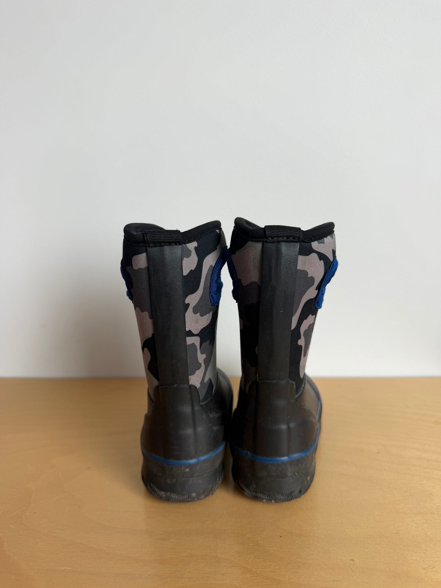 Camo Blue Trim Boots / Size 7 toddler