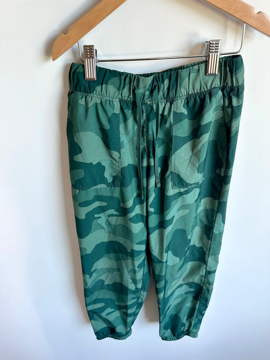 Green Camo Active Pants / 8 years