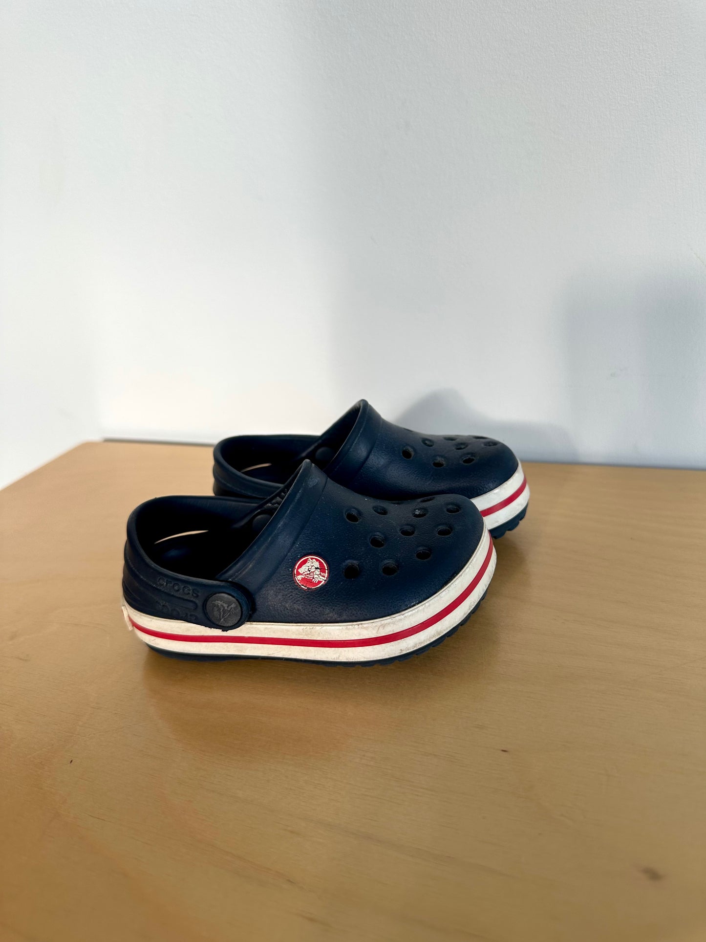 Navy Croc Sandals with Red Stripe / Size 4-5 Toddler