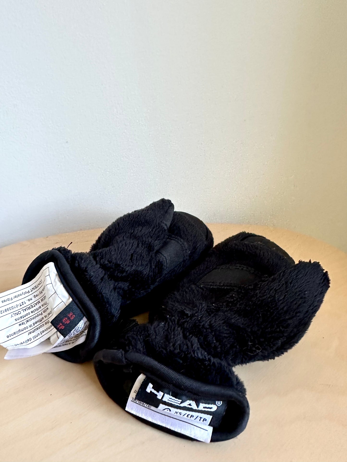 Black Winter Gloves / 2-4T