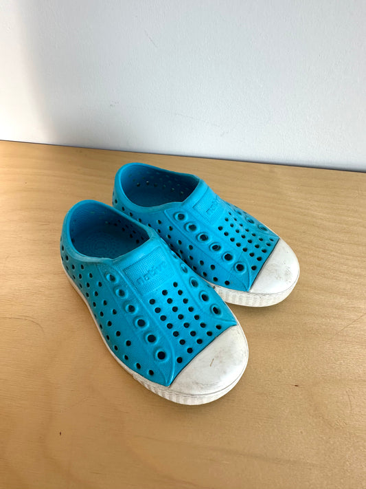 Native Bright Blue Shoes / Size 5 Toddler