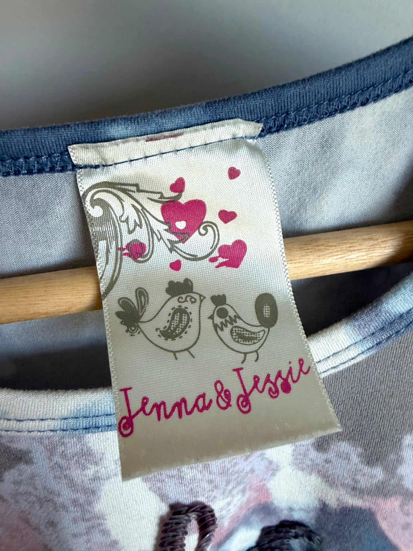 Be Kind Knotted Top / 8 years