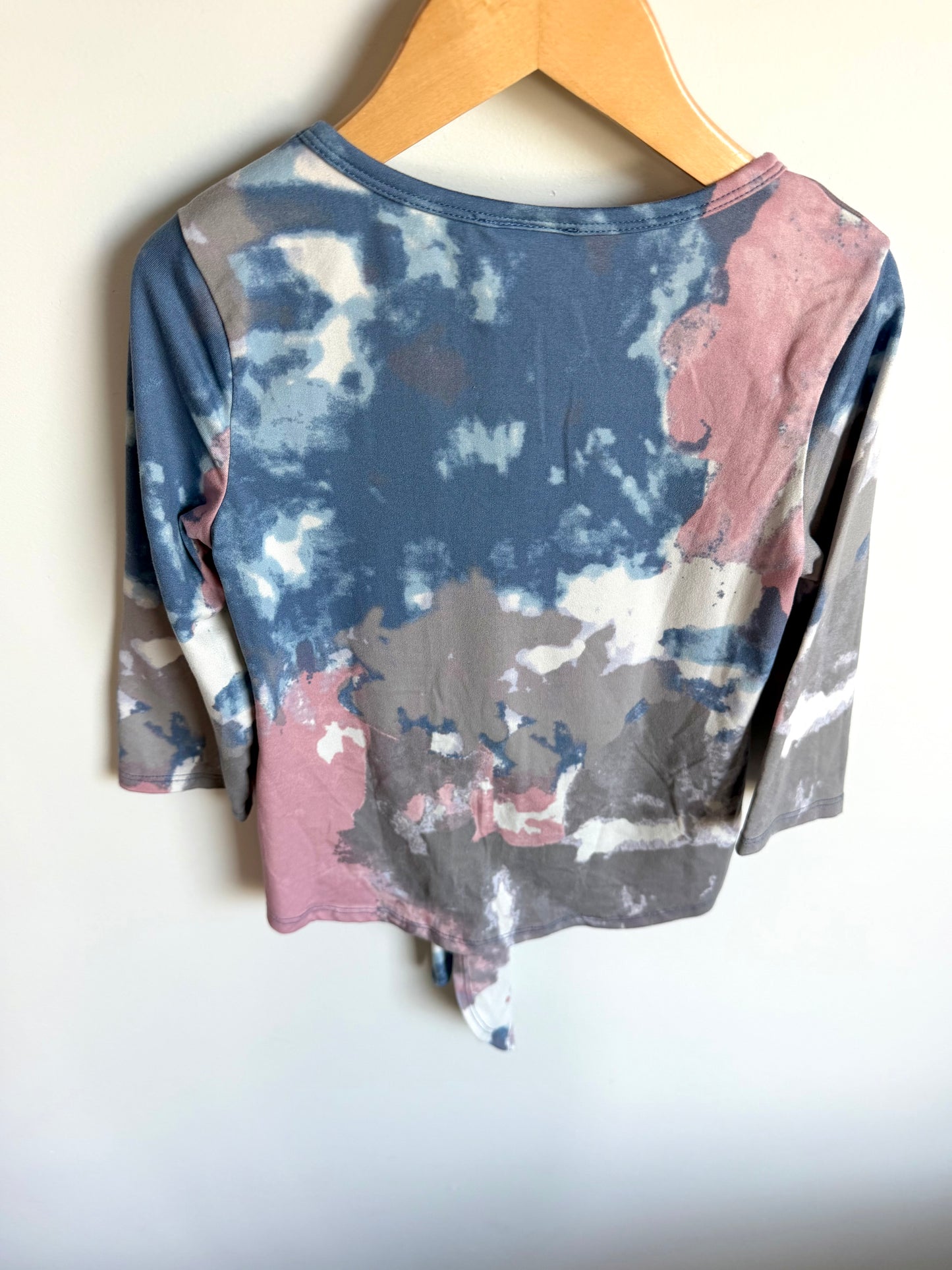 Be Kind Knotted Top / 8 years