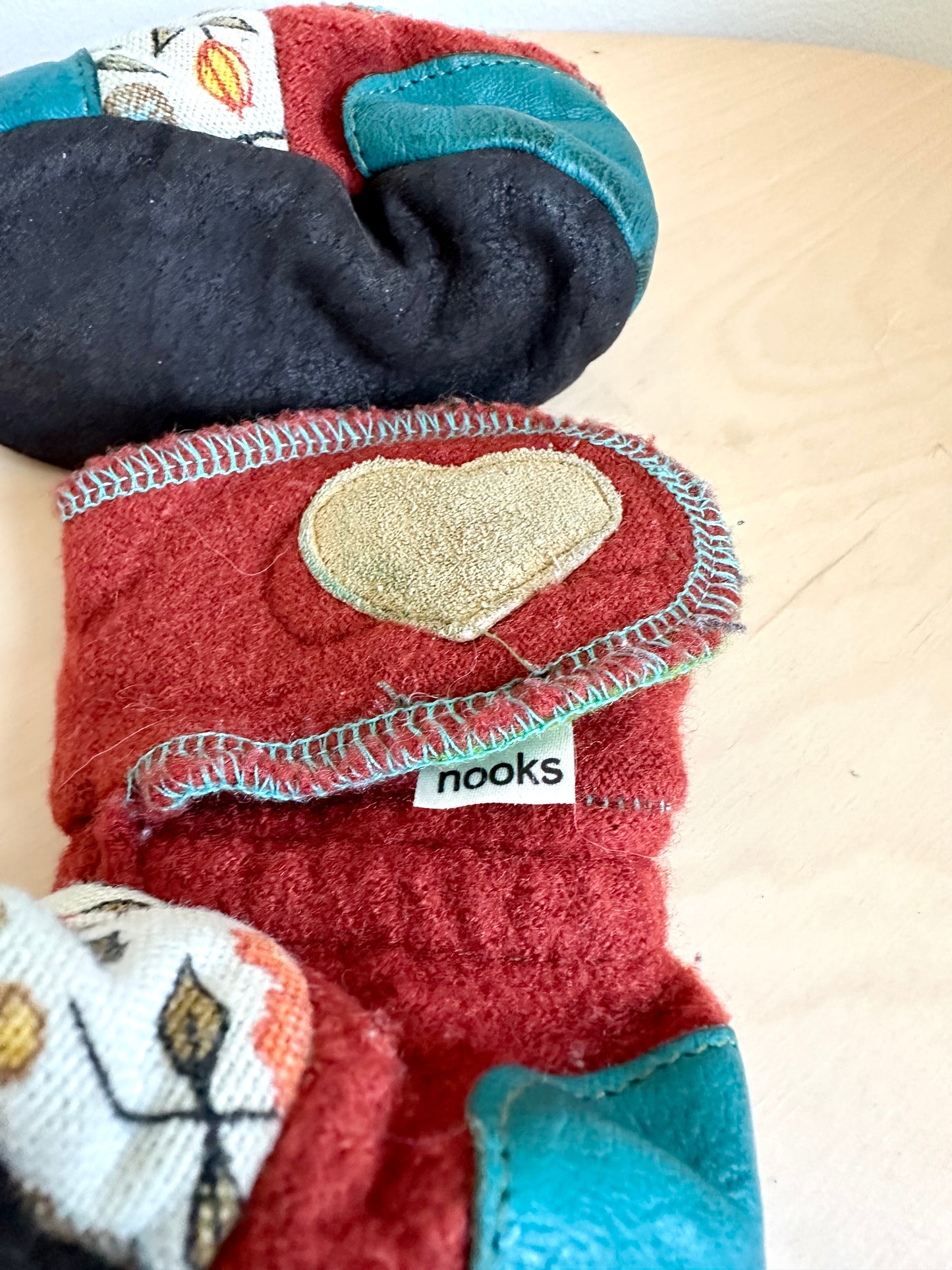 Nooks Heart Soft Boots (PLAY)  / 6-12m?