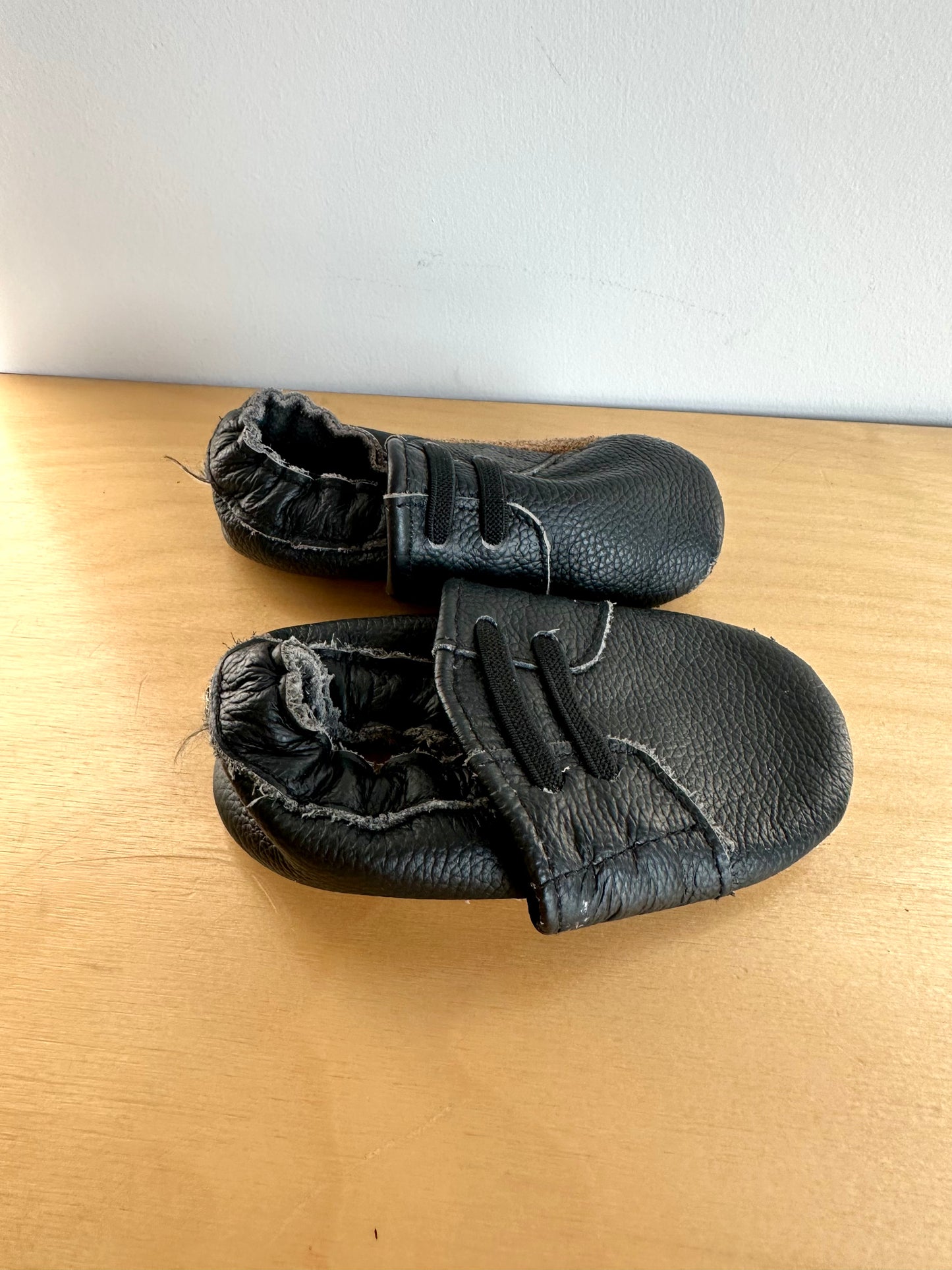 Black Leather Soft Sole Shoes (PLAY) / Size 4 Toddler?