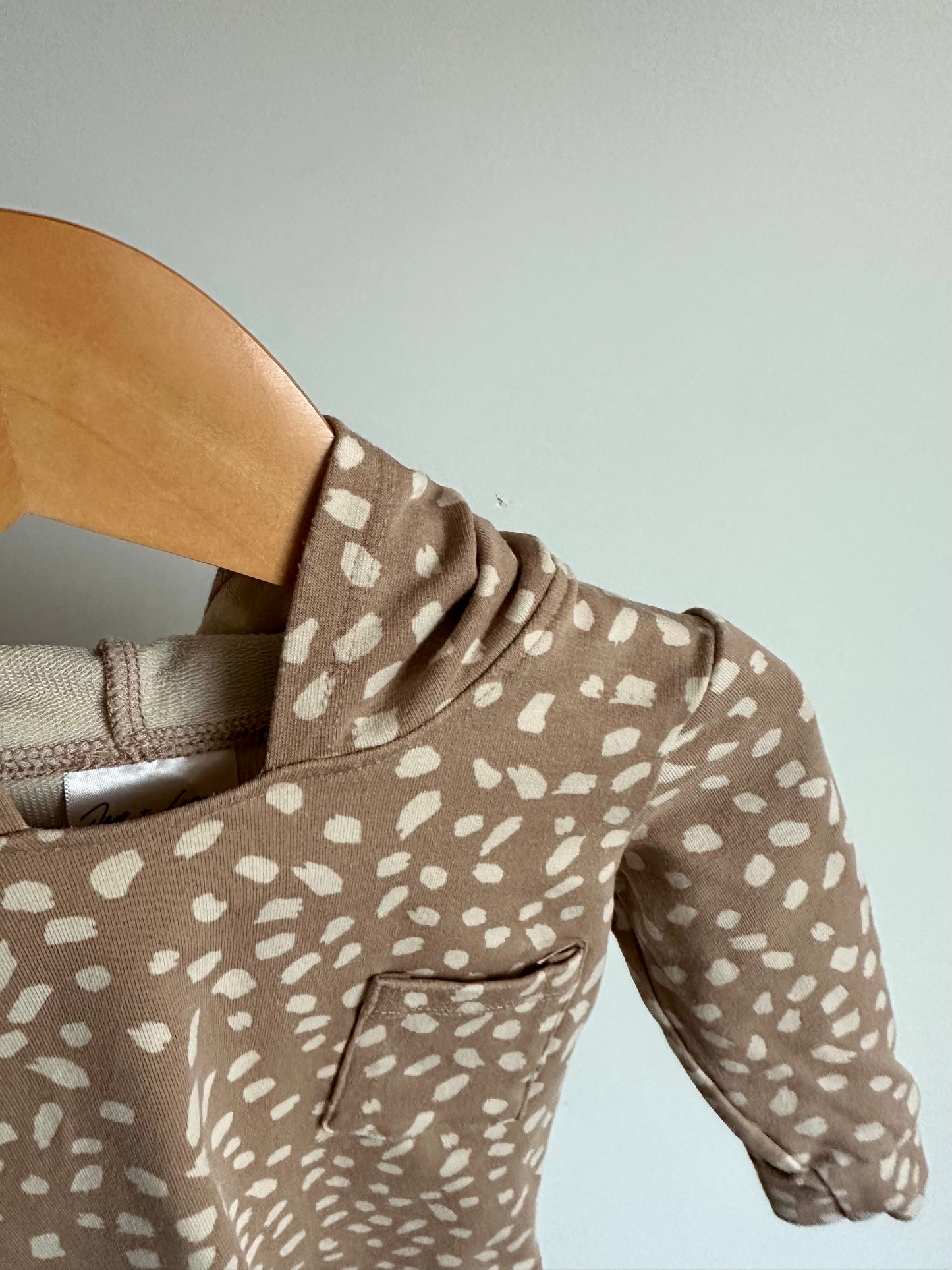 Jax + Lennon Fawn Dotted Hoodie / 0-6m