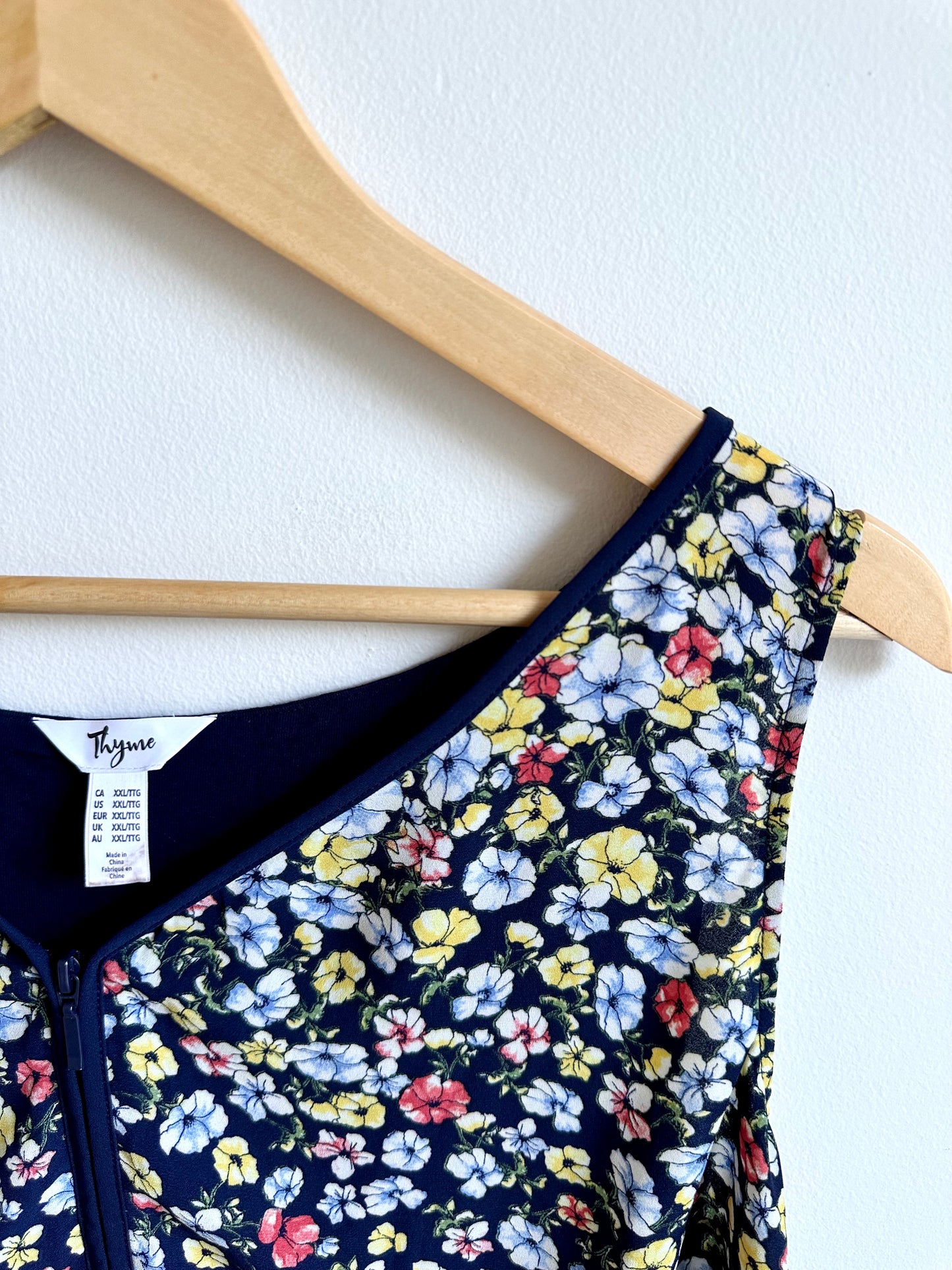 Thyme Navy Floral Nursing Top / XXL