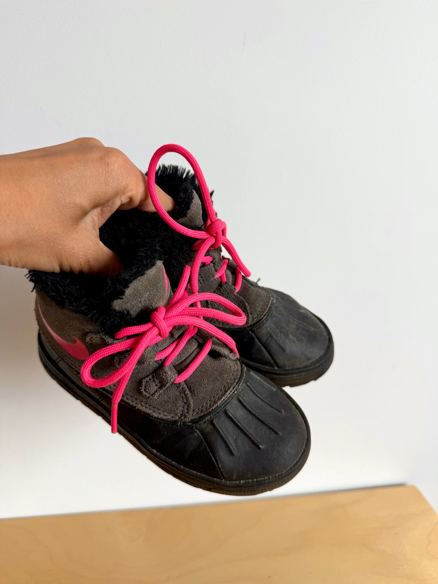 Nike High Top Waterproof Shoes / Size 10 Toddler (No Shipping)