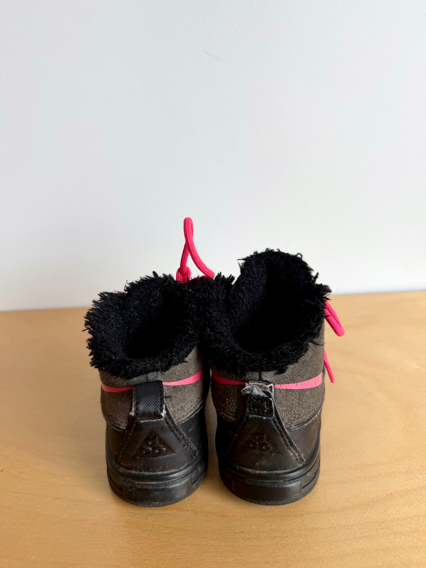 Nike High Top Waterproof Shoes / Size 10 Toddler (No Shipping)