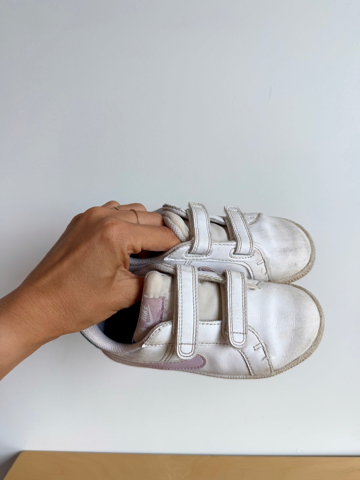 White Nike Pink Swoosh Runners / Size 10 Toddler