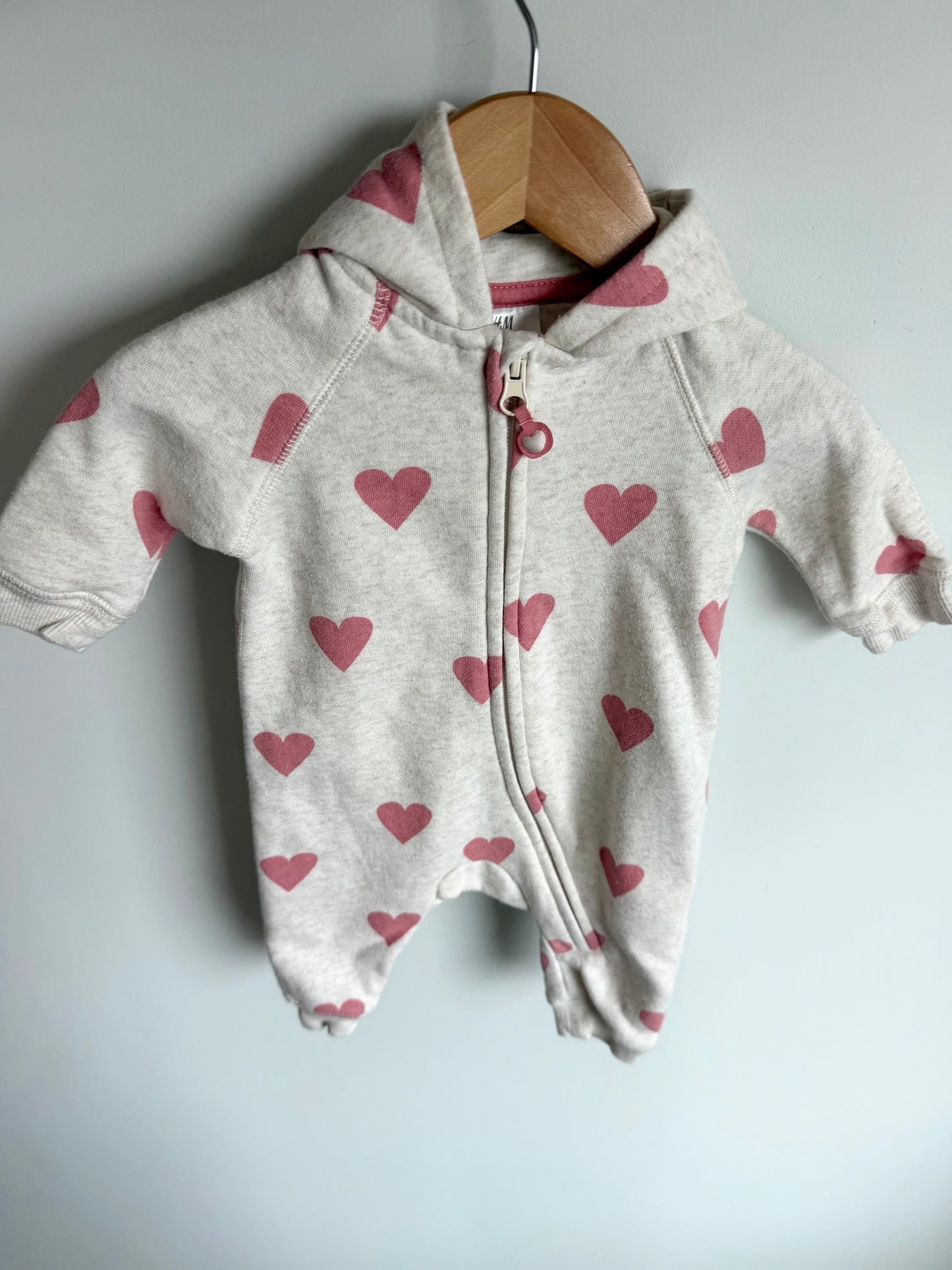 H&M Heart Hood Zipper Jumpsuit / 1-2m