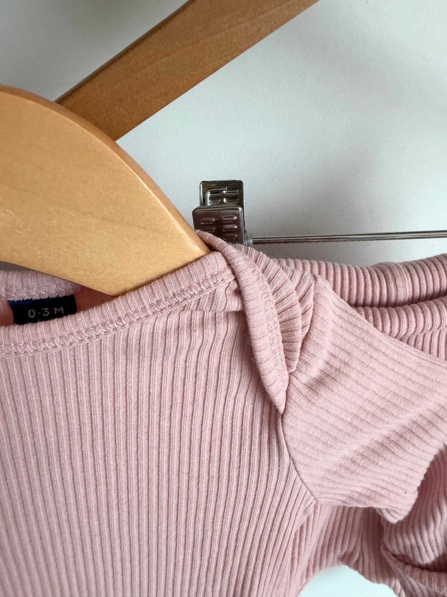 Pink Ribbed Bodysuit + Pants Set / 0-3m