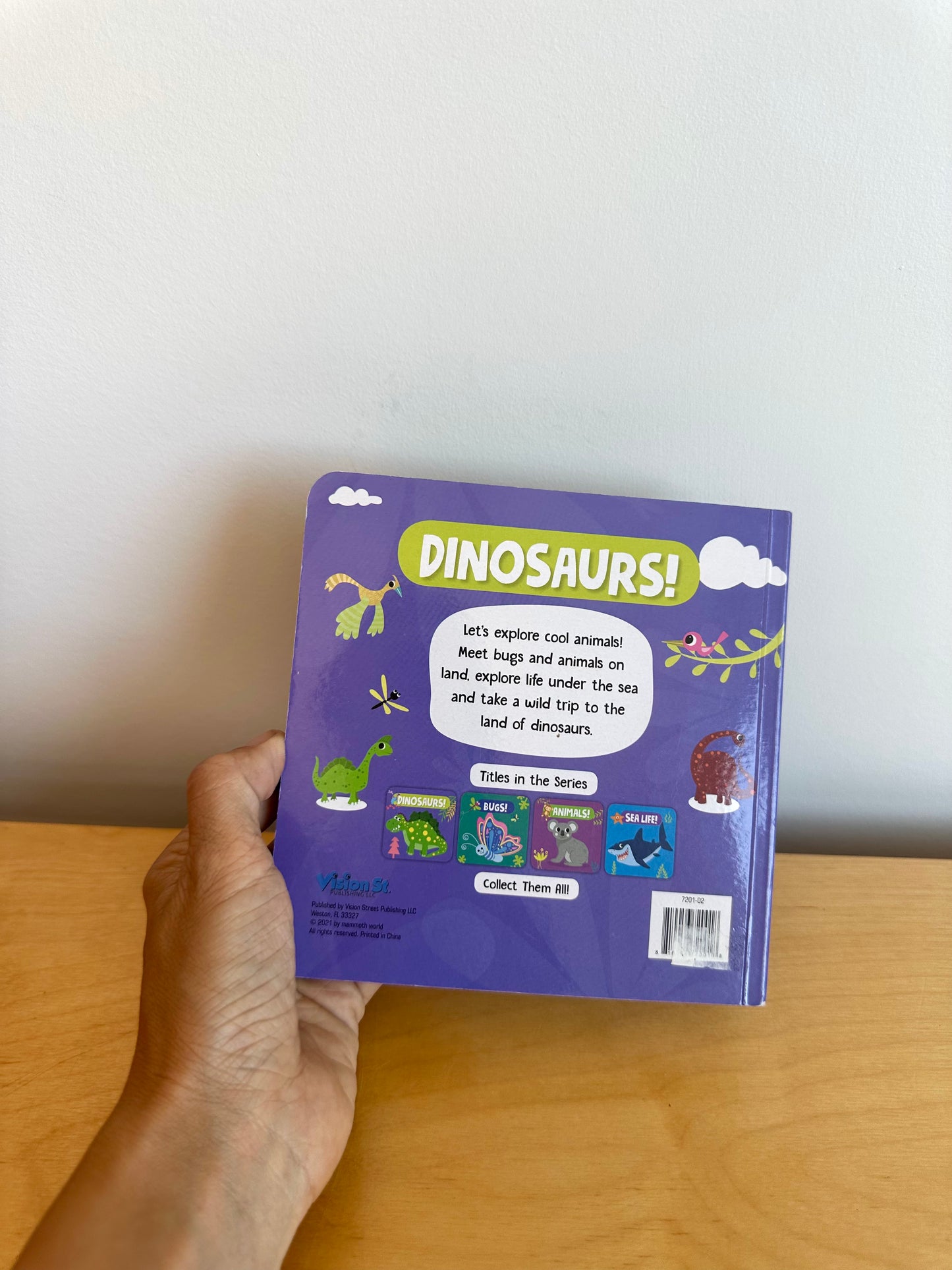 Dinosaurs Board Book / 0-3 years