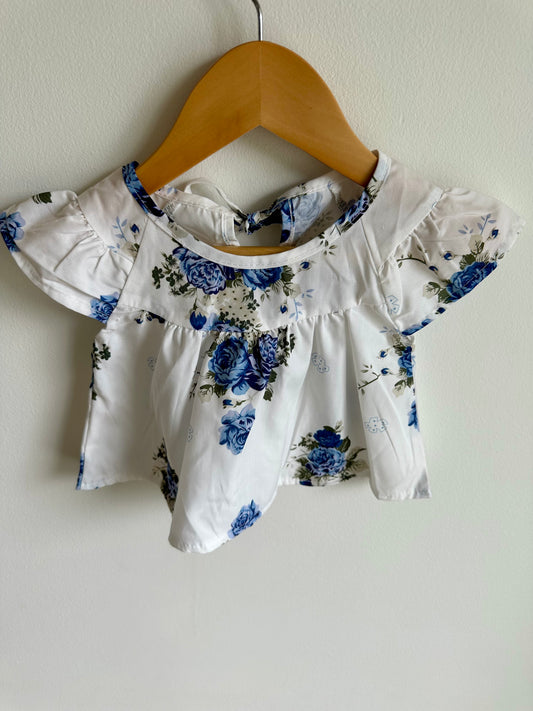 White Top With Blue Flowers / 6-12m