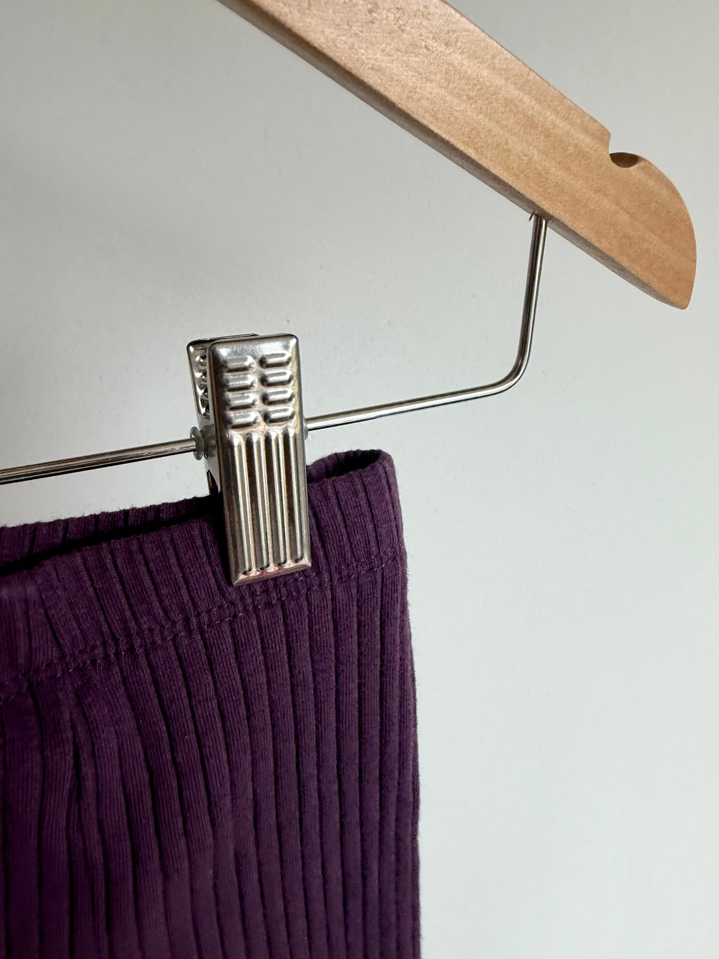 Purple Ribbed Leggings / 3-6m