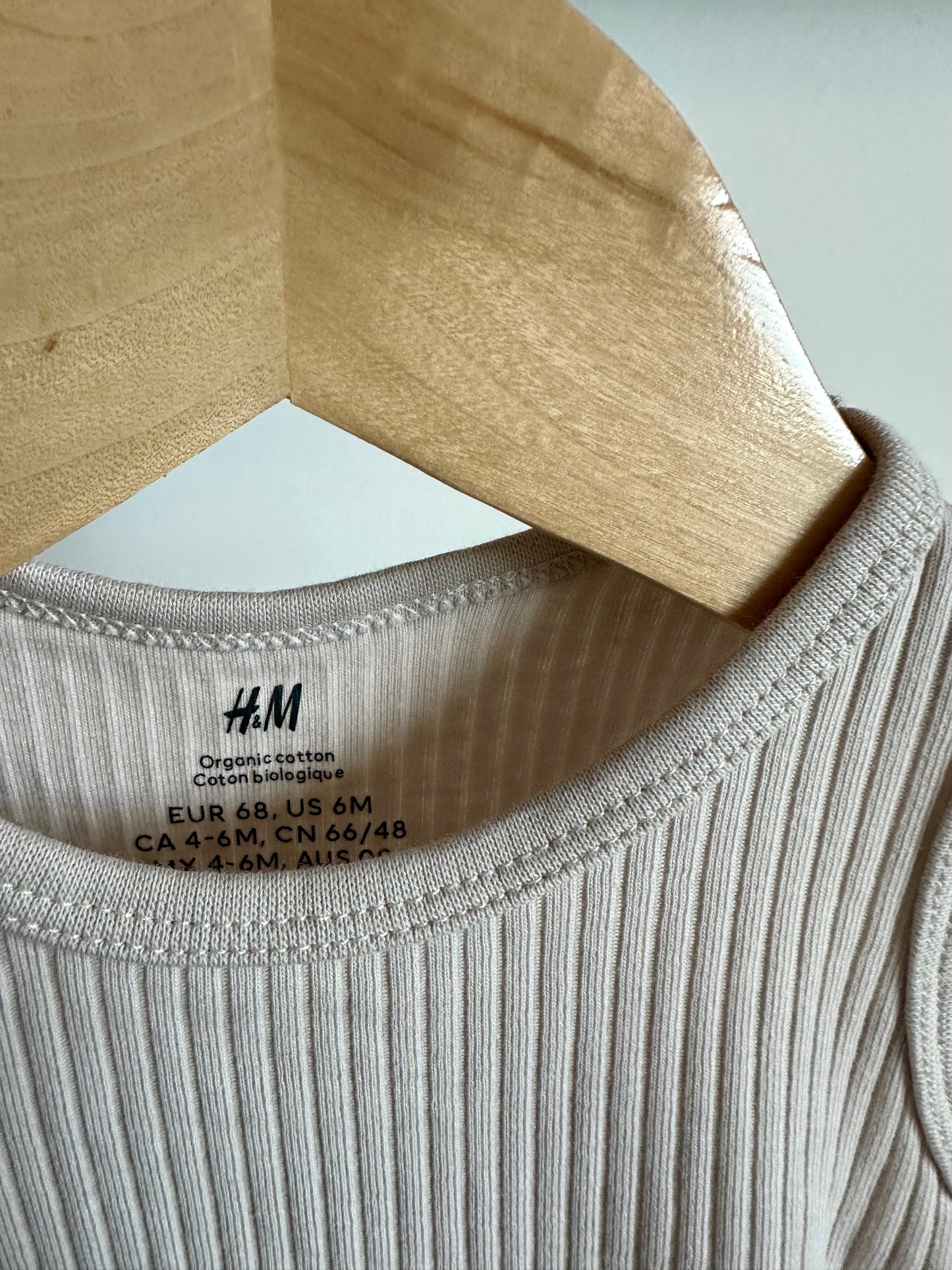 H&M Set of 2 Sleeveless Organic Rib Bodysuits / 4-6m