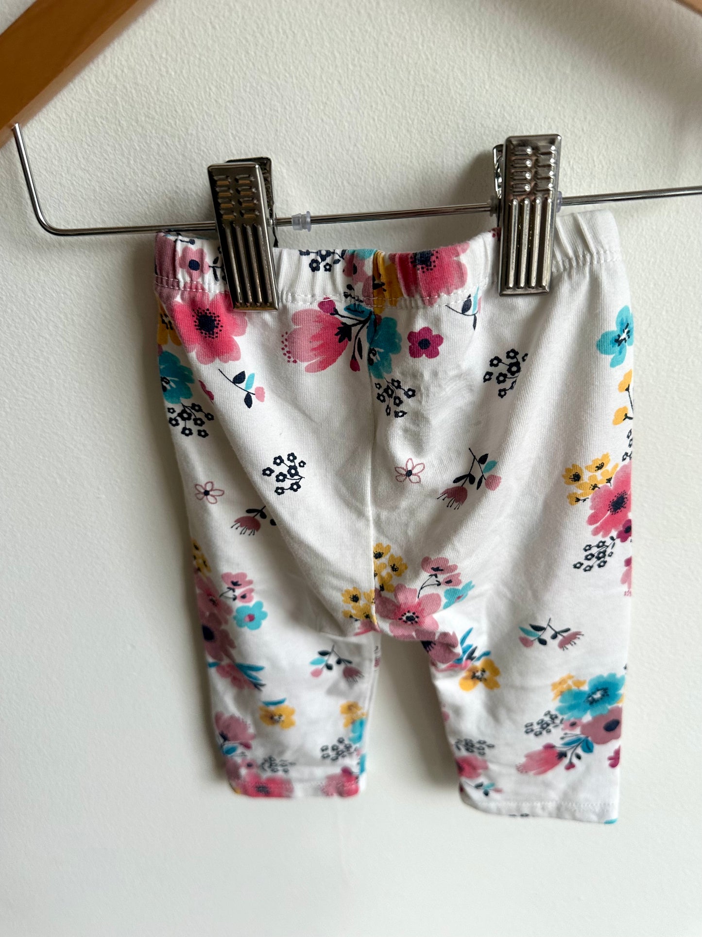 White Pants with Flowers / 3-6m