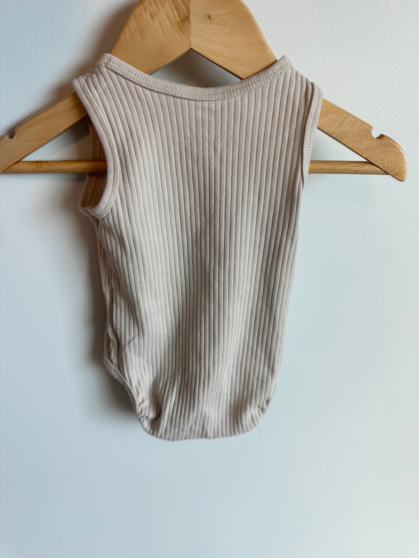 H&M Set of 2 Sleeveless Organic Rib Bodysuits / 4-6m