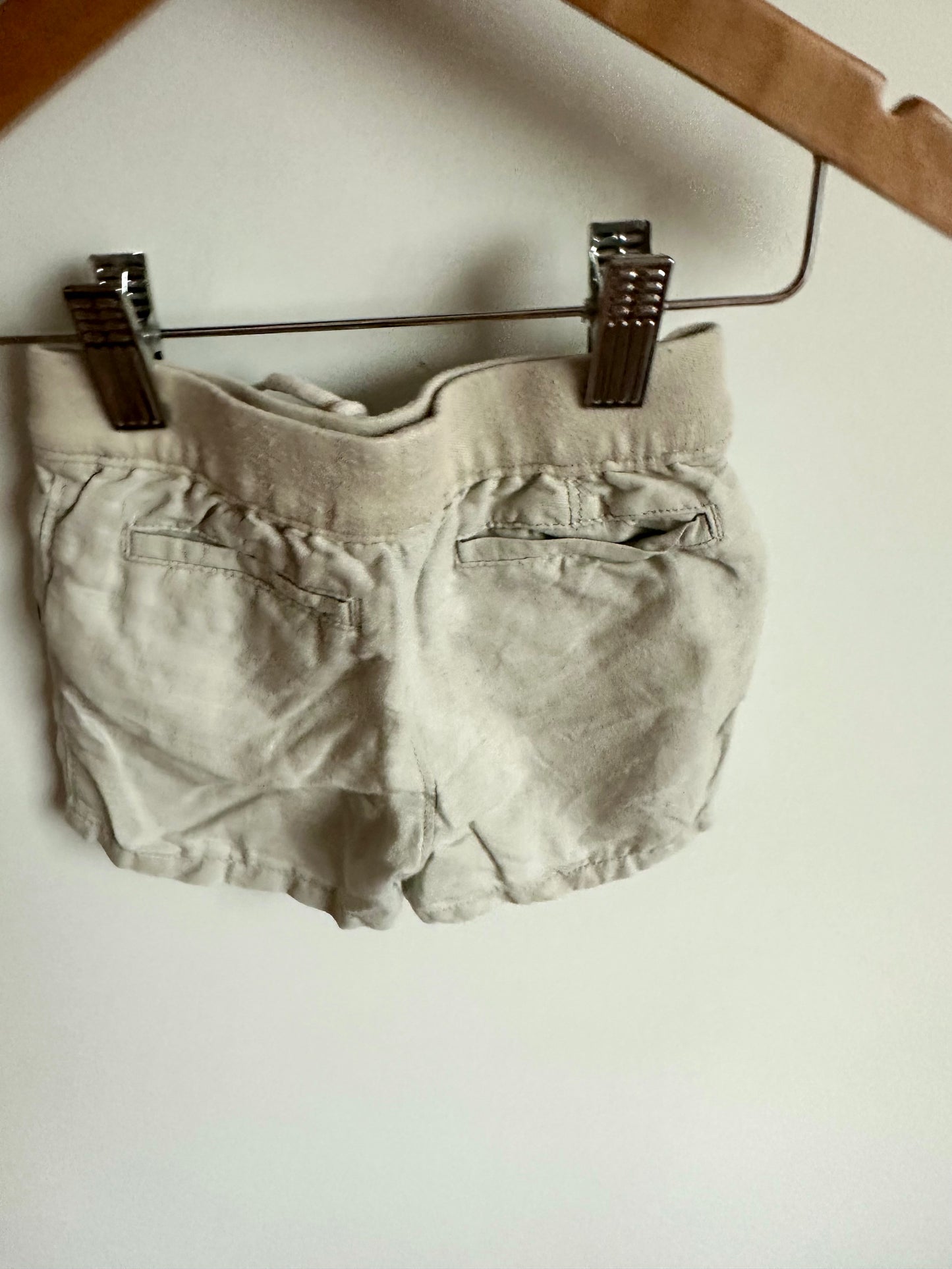 Beige Pocket Shorts / 12-18m