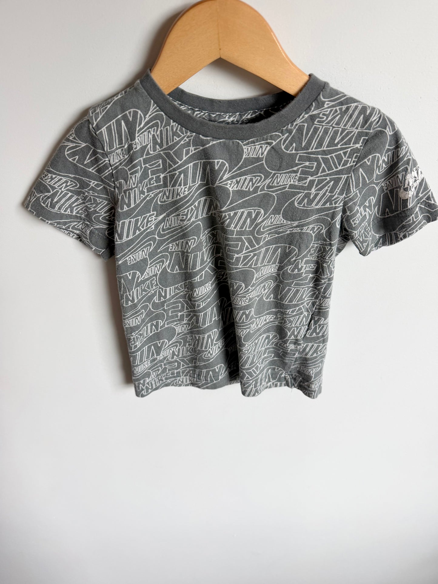 Nike Grey T-Shirt / 3-4T