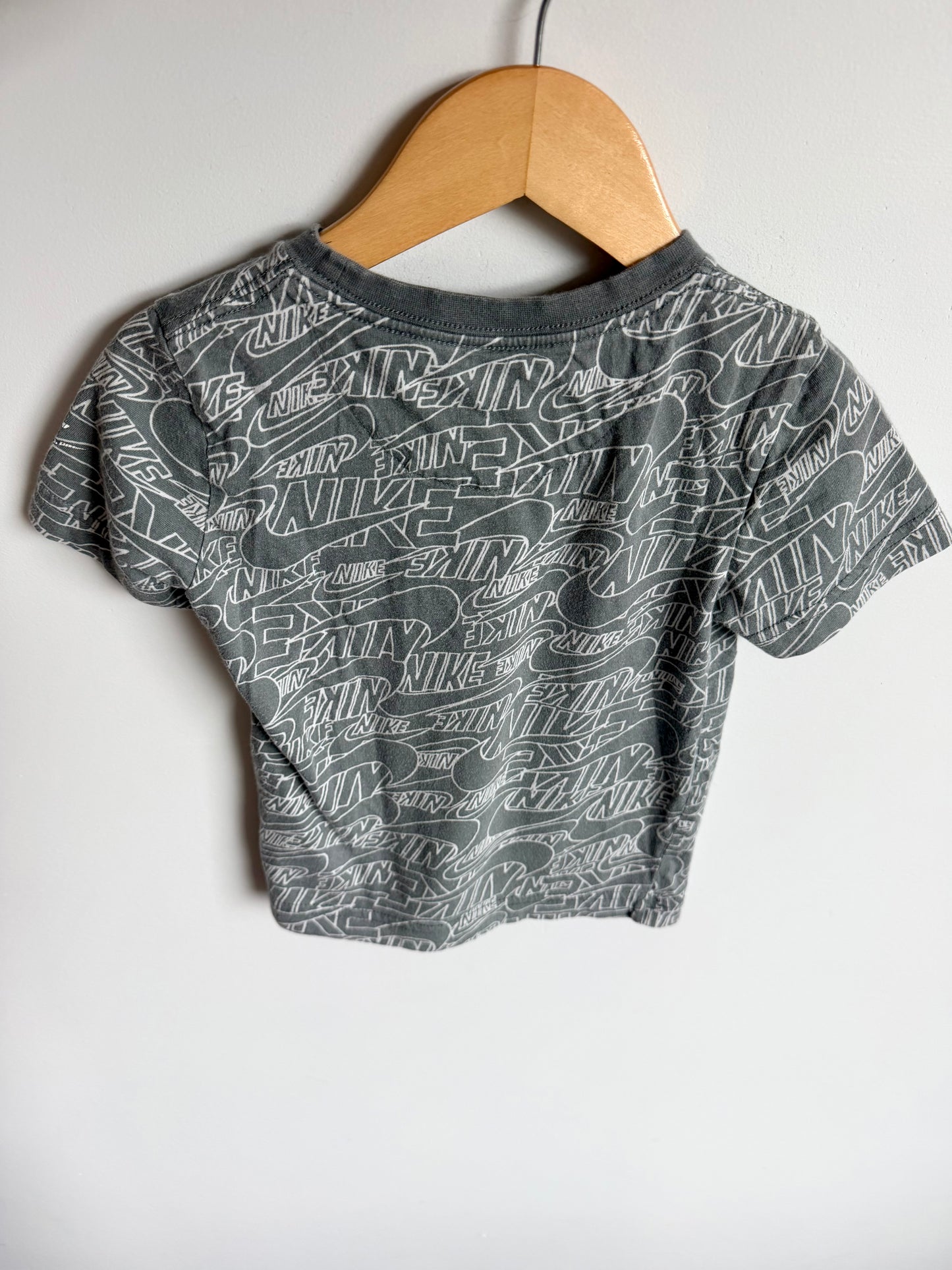 Nike Grey T-Shirt / 3-4T