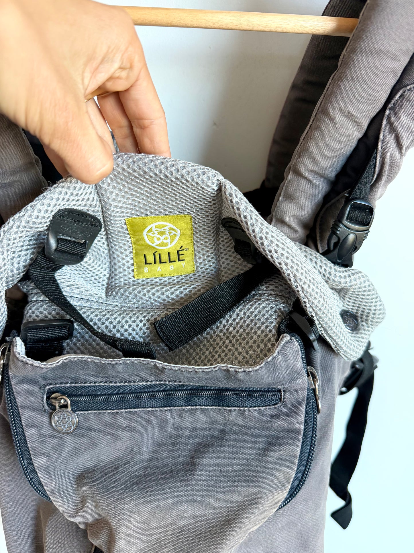 LILLEbaby Carrier / 7-45lbs (No Shipping)