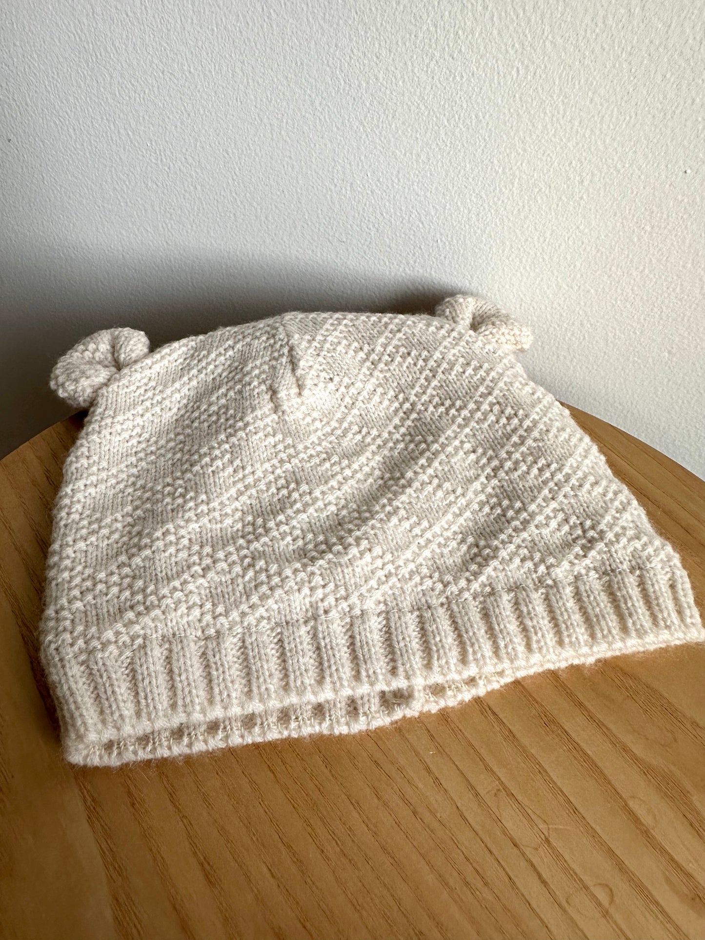 Bear Cream Beanie / 3-9m