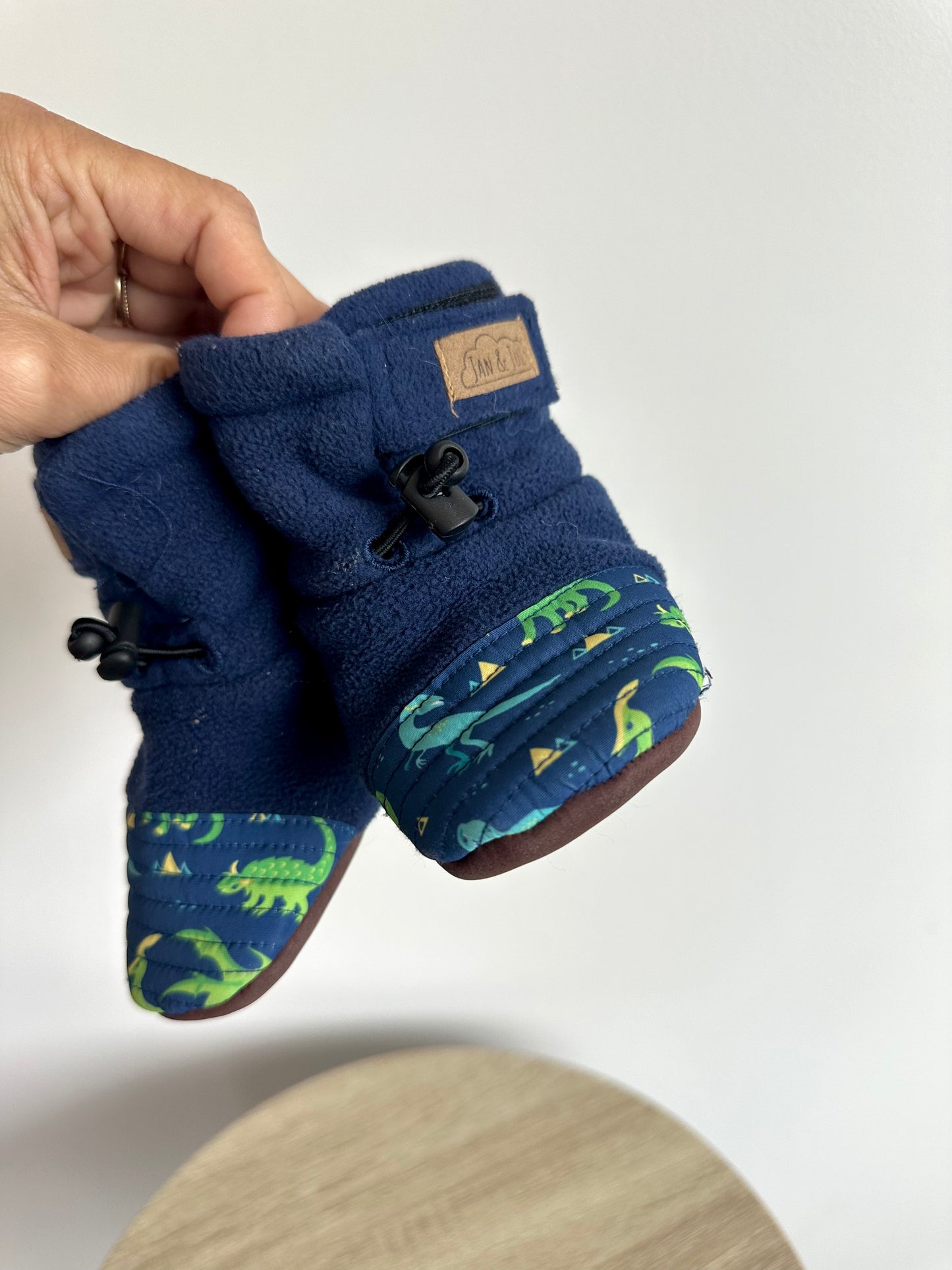 Jan & Jul Stay-Put Navy Dino Booties / 3-12m (S)