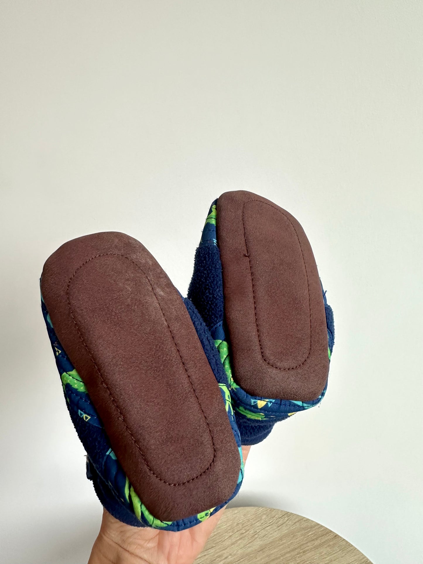 Jan & Jul Stay-Put Navy Dino Booties / 3-12m (S)