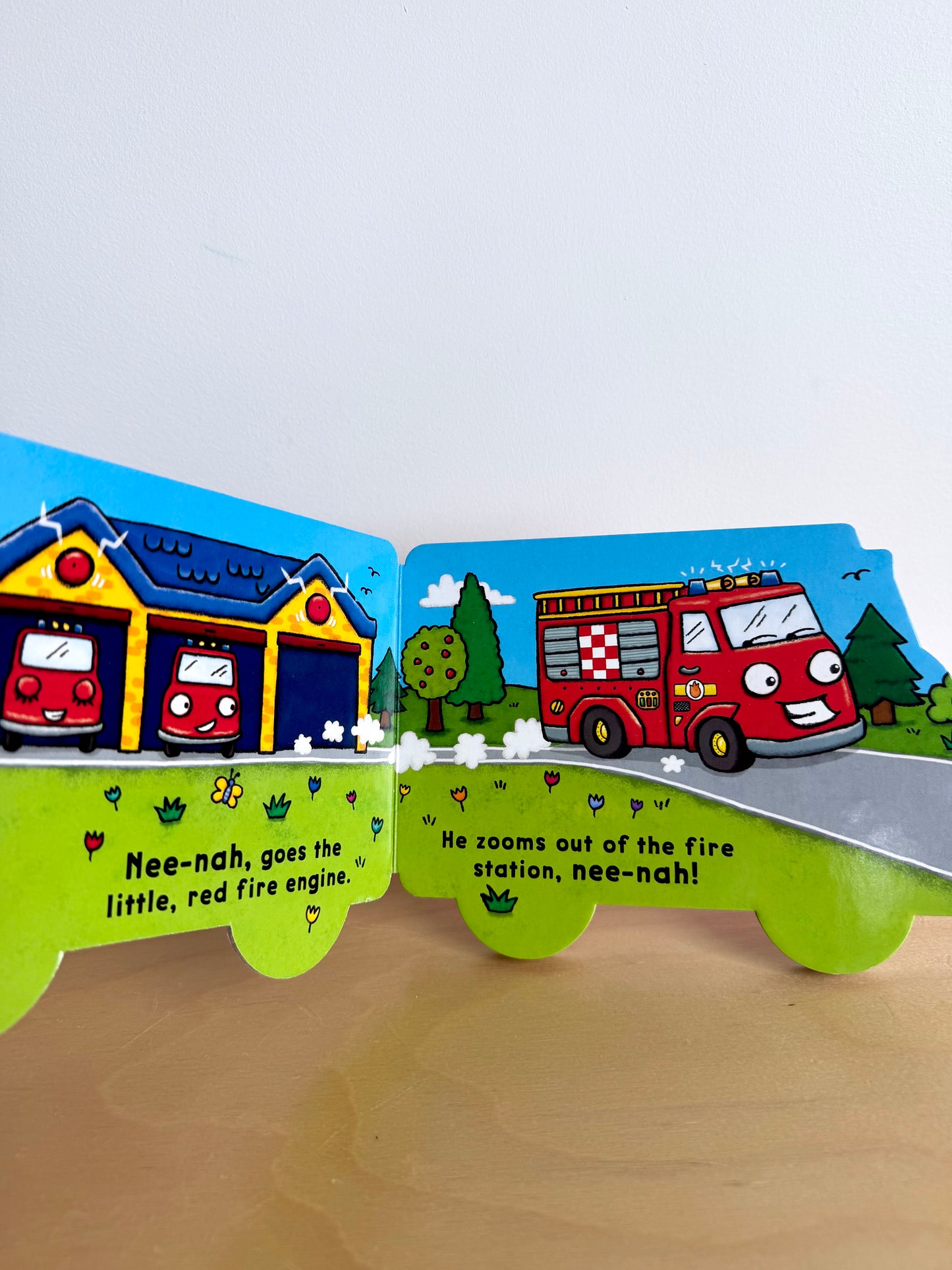 Fire Engine Book / 0-3 years